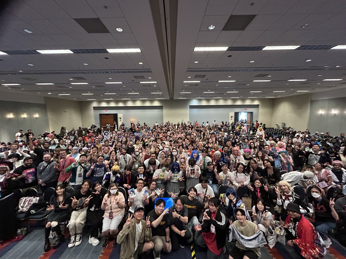 #Otakon2025 ステージ満員御礼!🎊
￣￣￣￣￣￣￣￣￣￣￣￣￣￣￣￣
ワシントン.D.Cで開催された
Otakonのマケインパネルに
マケイン原作陣、アニメ制作陣、
梅田修一朗さんが登壇し、
満員のお客様に観覧頂きました！

お越し頂いた皆様、
ありがとうございました❤️‍🩹

#マケイン