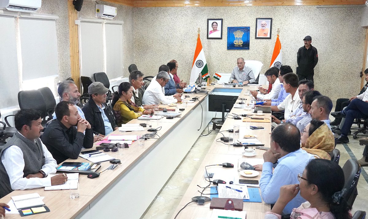 Office of the Lt. Governor, Ladakh (@lg_ladakh) on Twitter photo Hon'ble Lt Governor Shri <a href="/KavinderGupta/">Kavinder Gupta</a> chaired a review meeting at LG Secretariat, Leh, with Secretary Bhanu Prabha, IAS, VC UoL Prof. Saket Kushwaha & senior officials from the School Education Dept, #Higher Education Dept, #Skill Development & Technical Education Dept & #UoL. Hon'ble Lt Governor Shri <a href="/KavinderGupta/">Kavinder Gupta</a> chaired a review meeting at LG Secretariat, Leh, with Secretary Bhanu Prabha, IAS, VC UoL Prof. Saket Kushwaha & senior officials from the School Education Dept, #Higher Education Dept, #Skill Development & Technical Education Dept & #UoL.