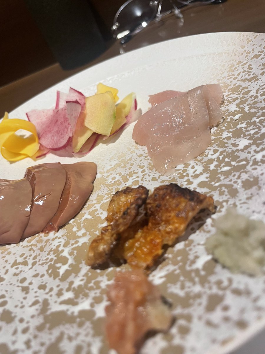 今日は行きつけのお店
神楽でご飯😊
焼きから全てが丁寧で大将も若いのにしっかりしてる✨
肥後橋から歩いて行けるのでよければ皆さんも是非🤩