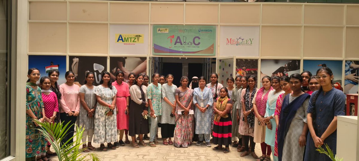 ibsc_skill's tweet photo. Students from @vignaniit visited @AP_MedTechZone, uncovering #advancements in #medtech alongside other #innovative hubs. They dived into #AdvancedManufacturing, #MedicalDevices, and fueling their passion for innovation #AMTZ #TechZones #FutureInnovators https://t.co/QVula2pzgc