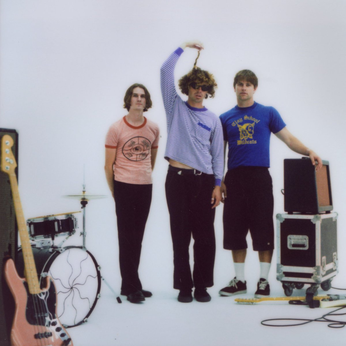 UNIVERSAL_INTER's tweet photo. 【almost monday】

昨年来日公演も果たしたサンディエゴ発スリーピースバンド #オールモスト・マンデー 

半年ぶりとなる新曲「enjoy the ride」をリリース🎉

きらめくシンセサイザー、力強いベースライン、そして踊らずにはいられないキャッチーなメロディ！

MV🎧
https://t.co/nluyN0qs1c https://t.co/FMlEfMdOGD