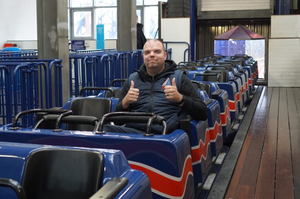 Poignant charity ride completed onboard the Big One from the <a href="/yrexperienceg/">Your Experience Guide</a> team at <a href="/Pleasure_Beach/">Pleasure Beach Resort🎢</a>🎢

📸 Your Experience Guide / Pleasure Beach Resort

⤵️📰
interpark.co.uk/latest-news/po…