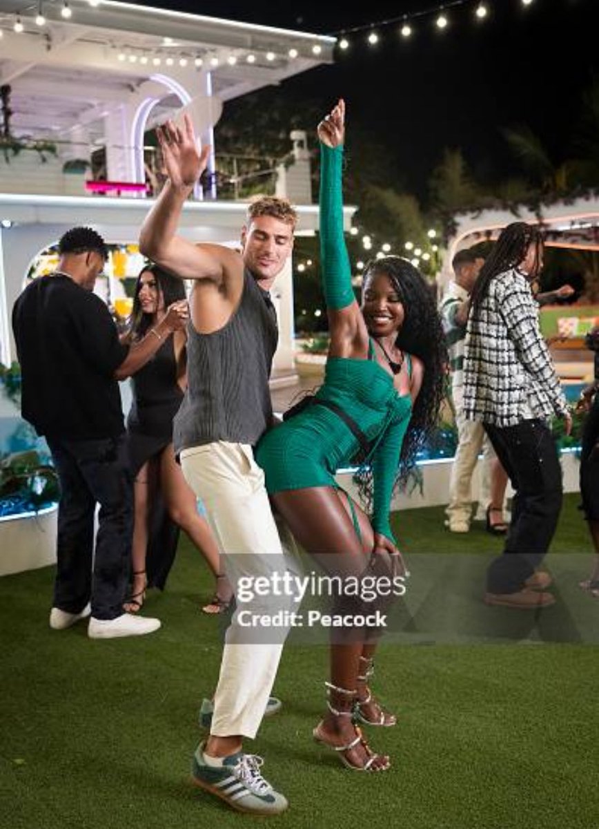 This was a scary era. To think that Austin could pull a baddie like Chelley