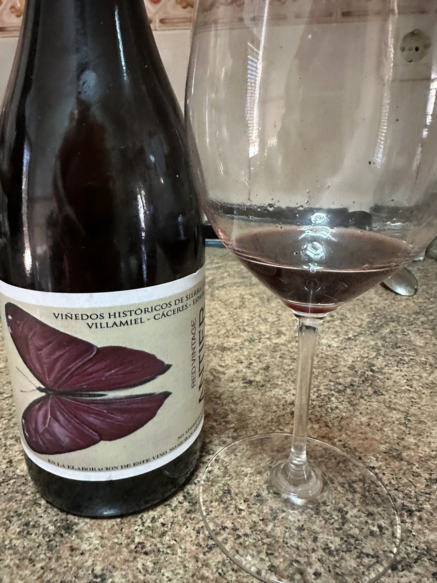 Los vinos de <a href="/recueroandco/">recuero&co</a> siguen siendo los más interesantes de Extremadura. Fan absoluto.