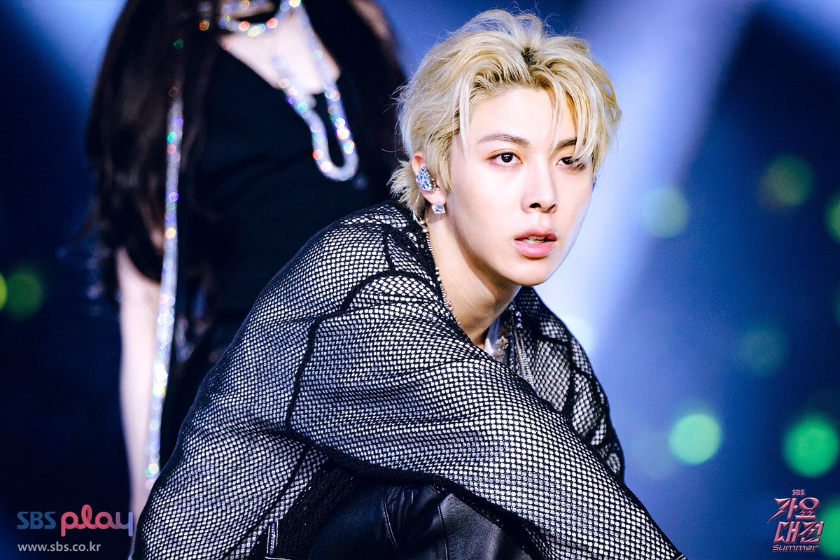 ALLDAYPROJECTBR's tweet photo. 📸 | #TARZZAN, e #WOOCHAN durante o ‘SBS GAYO DAEJEON SUMMER’

#ALLDAYPROJECT #ADP #올데이프로젝트 https://t.co/9PqqSA3j4c
