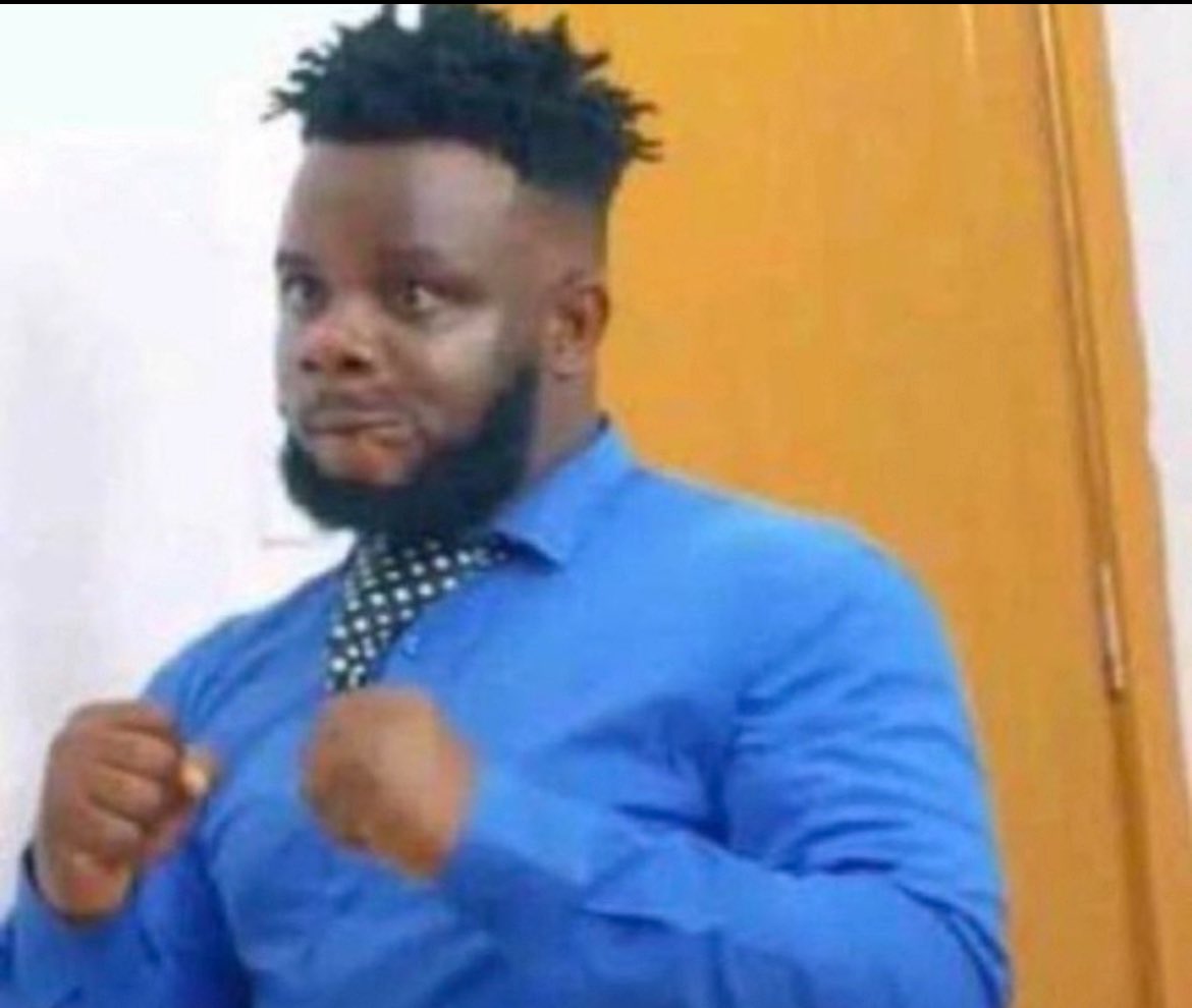 Ak_khimzy's tweet photo. @gentle_theB Leave my star boi alone https://t.co/oIOf3LZMa2
