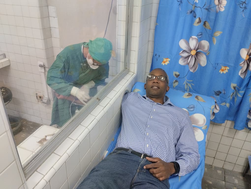 Con #HonorHolguinero iniciamos la jornada de este martes con la donación masiva  de sangre para "salvar vidas" en saludo al 99 cumpleaños de #FidelPorSiempre en #HolguínSí. Por #Cuba Venceremos #CDRCuba.