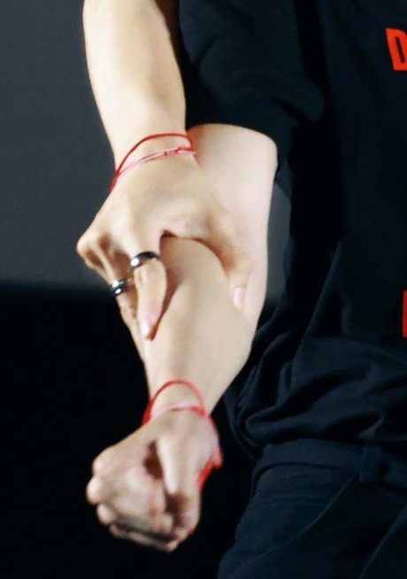 the FREAKING GRIP OH GOD 

SKYNANI SMYLE NEONA AT SF

#SFxSkyNaniMarkHong