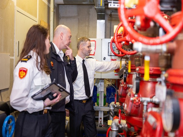 🚨 Vacature Inspecteur brandpreventie

 Jouw inspectie = onze veiligheid. Solliciteer nu!👉 Bekijk de vacature:

 werkenbijvrr.nl/o/inspecteur-b…

#Brandveiligheid #InspecteurBrandpreventie #Toezicht #Vacature #VRR #Rotterdam #Veiligheidsregio #vacature