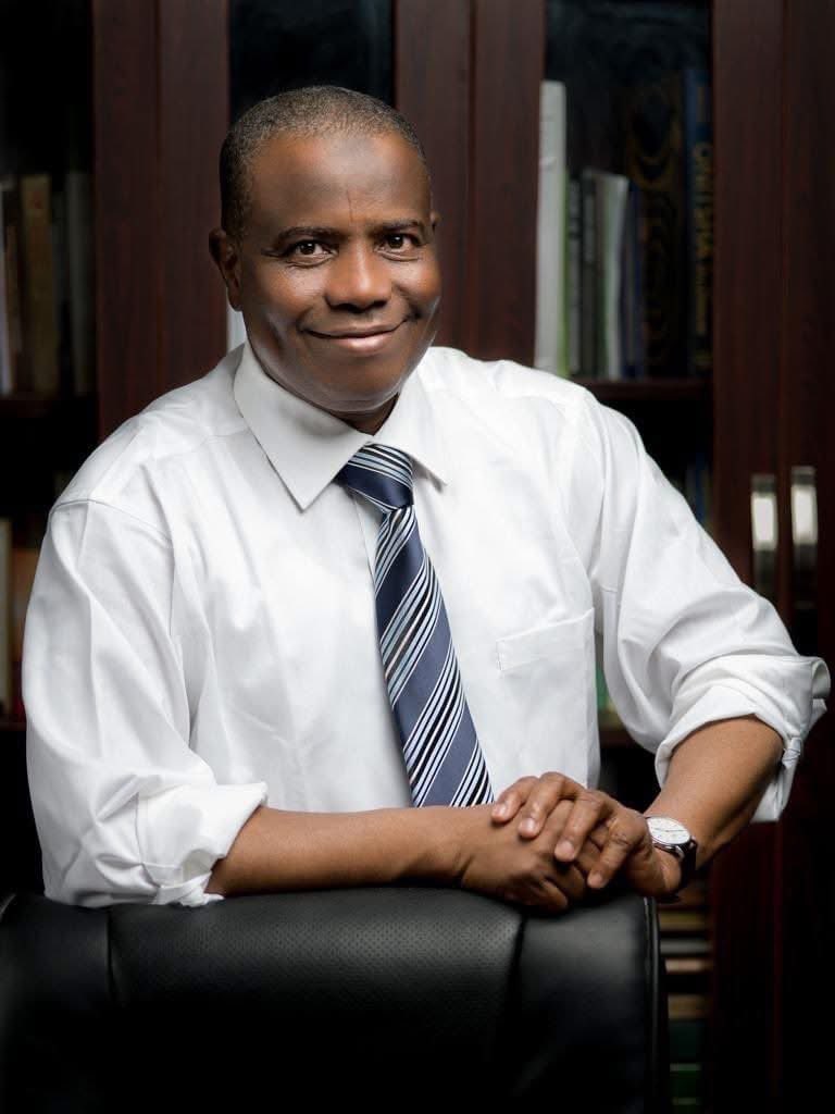 UncleAnass's tweet image. Yesterday, the EFCC shocked many Nigerians by inviting former Sokoto State governor, @AWTambuwal, for ‘questioning.’ This is a man who has held public office since 2003, yet this is his first-ever EFCC summons.

Why now? And why only under this government?

Tambuwal’s record…