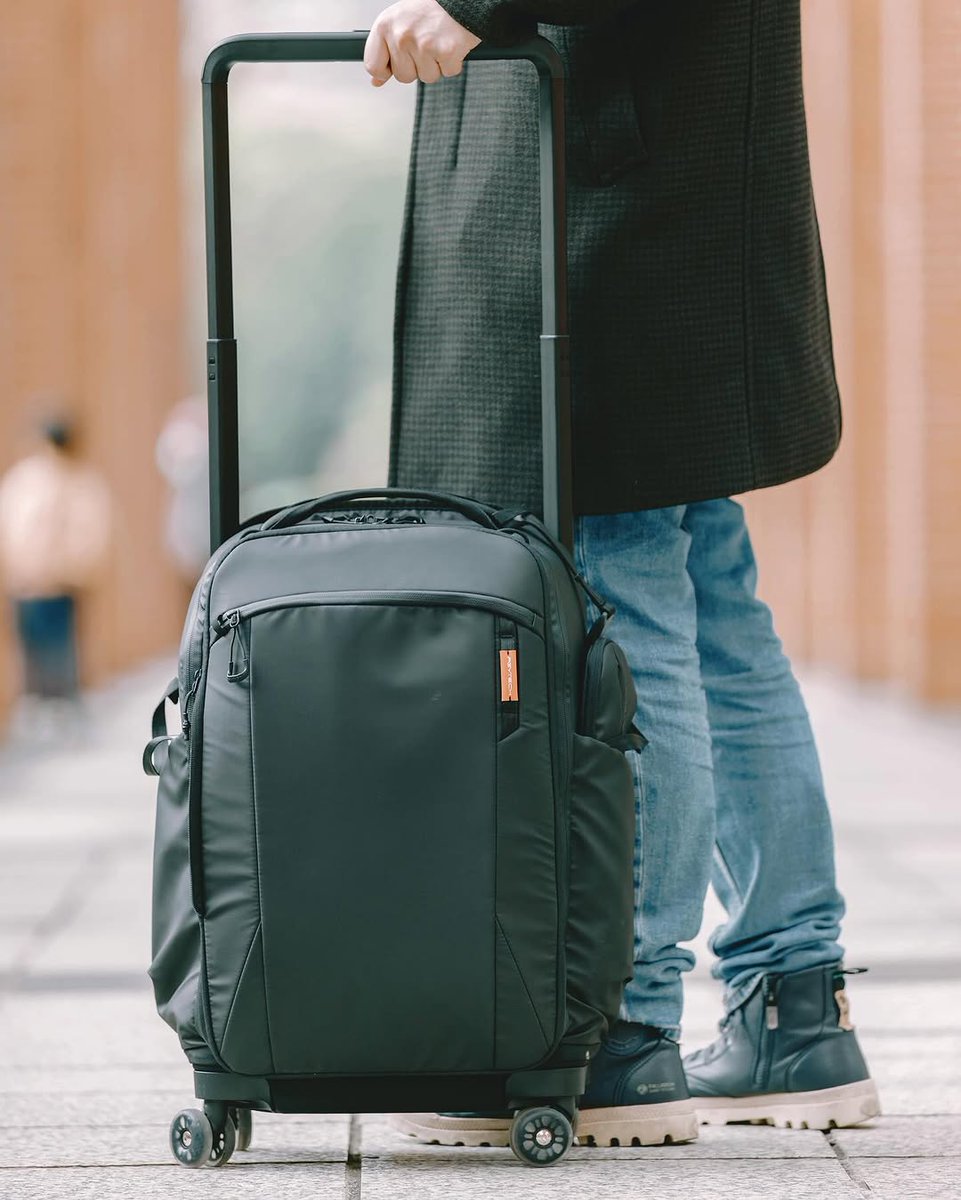 PGYTECH_global's tweet image. Terrain-Proof Gear Hauler 🌋
Cobblestones? Gravel? Airport chaos?
Roller backpack's all-terrain wheels laugh at obstacles.
@yu198877526

#pgytech #rollerbackpack #cameragear #travelready #filmmakerlife #adventuregear #camera #drone #sony #canon #dji