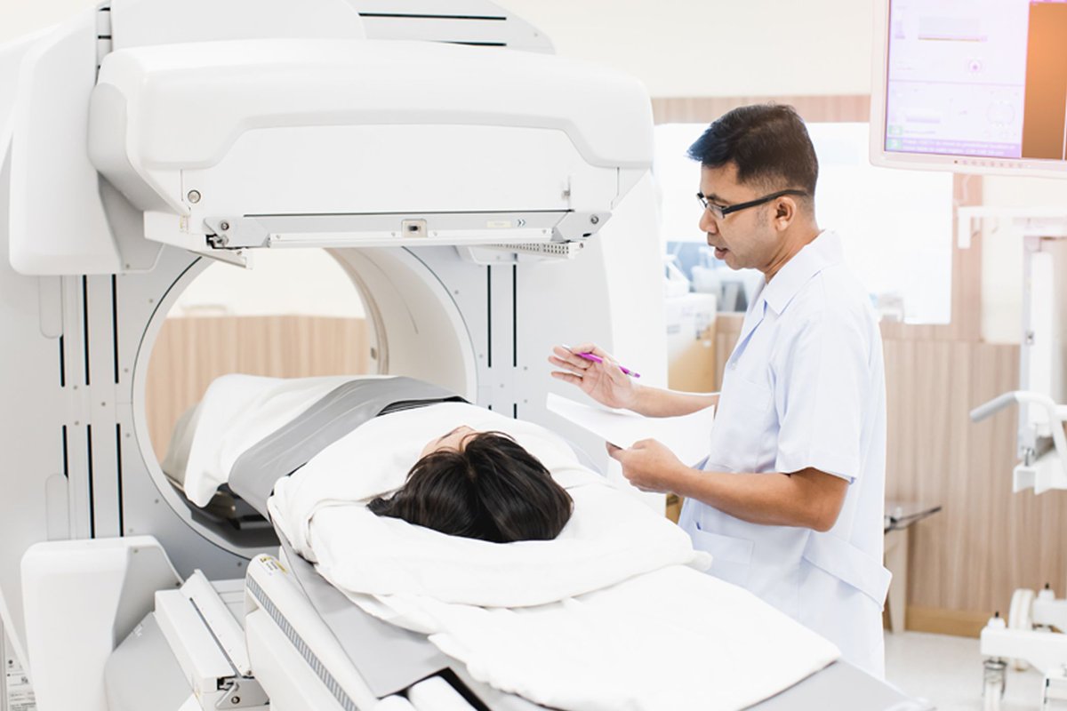 CDNCancerTrials's tweet photo. The #CCTG SR.8 HARMONY trial has received nearly $1.5M in #CIHR funding. The Canadian-led phase III study that aims to find a new therapy for high-risk soft-tissue #sarcoma using #immunotherapy and new #radiation approaches.
#SarcomaResearch #SolvingCancerTogether @CIHR_IRSC https://t.co/7nfjCb2rs0