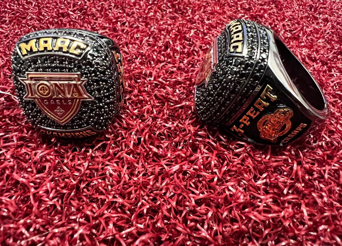 The Iona University League of Legends squad is stacking hardware — three straight MAAC Championship rings! 🏆🎮