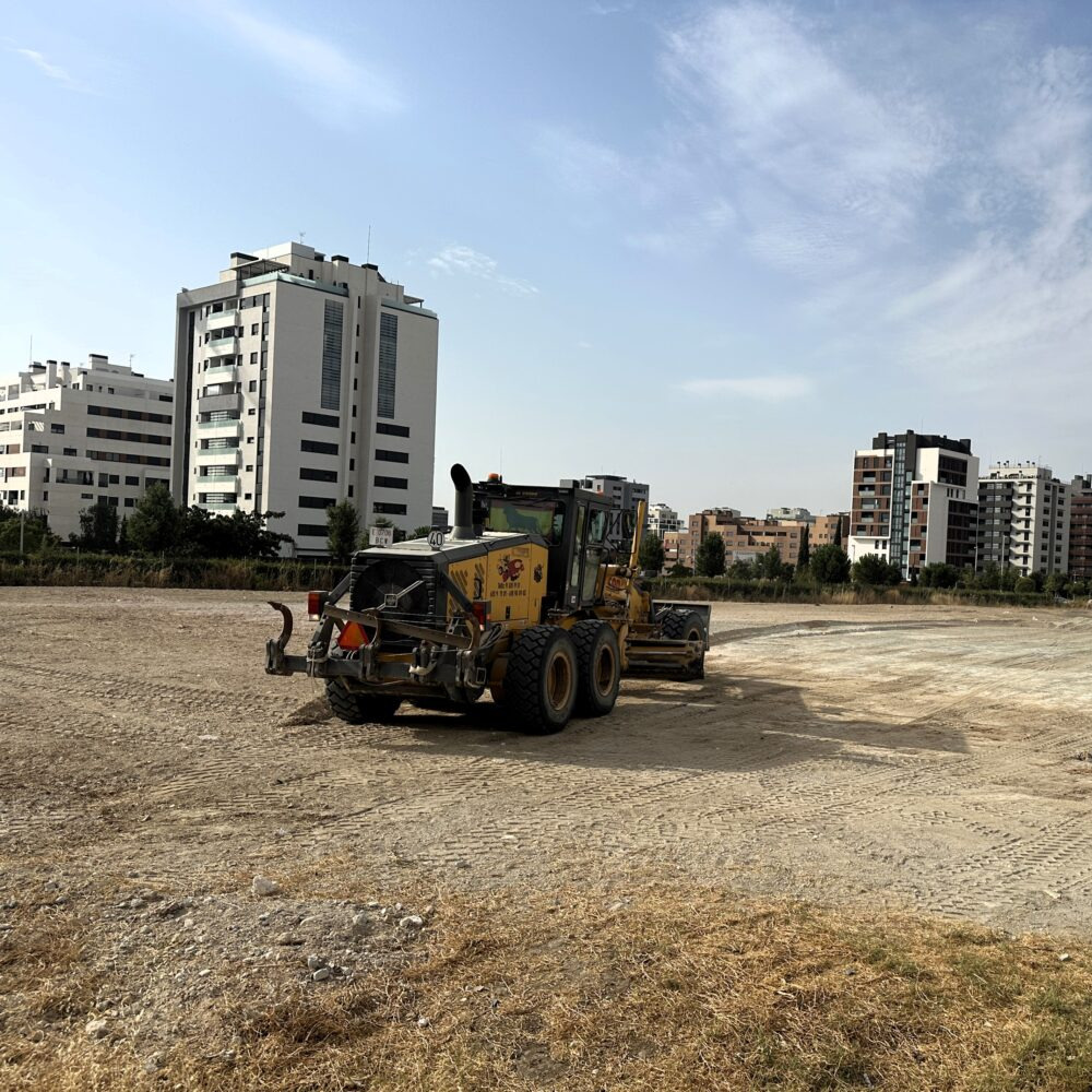 Decide Madrid (@decidemadrid) on Twitter photo ❓ ¿Vives en #ElCañaveral y no entiendes la vida sin el #Deporte?
👉 ¡Sigue la pista a la construcción de la nueva IDB en c/de la Tolerancia con c/del Diálogo!
<a href="/MADRID/">Ayuntamiento Madrid</a> arranca la obra de esta instalaciónde 4.000 m2 con:
⚽ Pista de fútbol sala,
⛹ baloncesto,
🛼 patinaje,
🏀 y ❓ ¿Vives en #ElCañaveral y no entiendes la vida sin el #Deporte?
👉 ¡Sigue la pista a la construcción de la nueva IDB en c/de la Tolerancia con c/del Diálogo!
<a href="/MADRID/">Ayuntamiento Madrid</a> arranca la obra de esta instalaciónde 4.000 m2 con:
⚽ Pista de fútbol sala,
⛹ baloncesto,
🛼 patinaje,
🏀 y