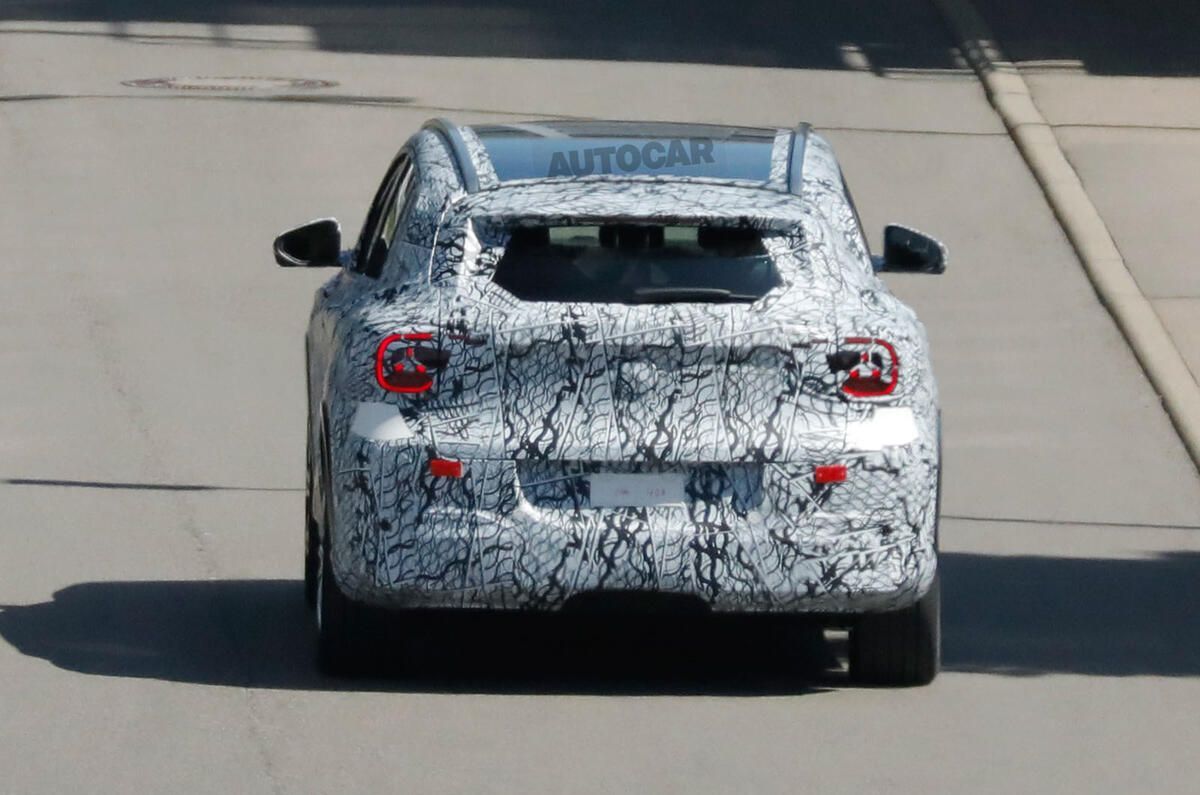 Watch out, Tesla Model Y! Mercedes is preparing the radically overhauled third-gen GLA - and aiming it squarely at the segment's biggest players 👊 

More details: buff.ly/K9B1FnT