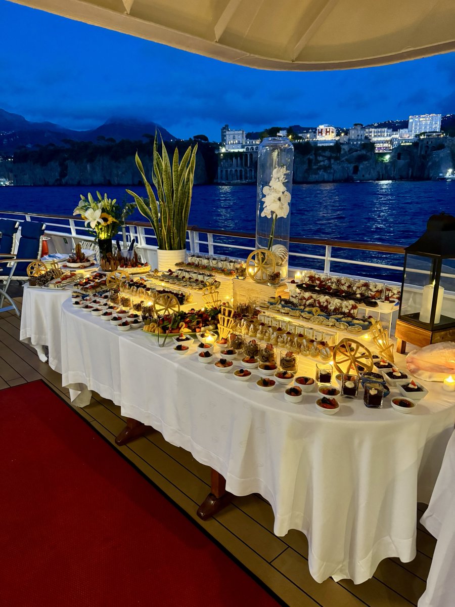 A SeaDream Tradition: an evening of elegance, indulgence, and every kind of dessert you can dream of.

#ItsYachtingNotCruising #SeaDreamYC