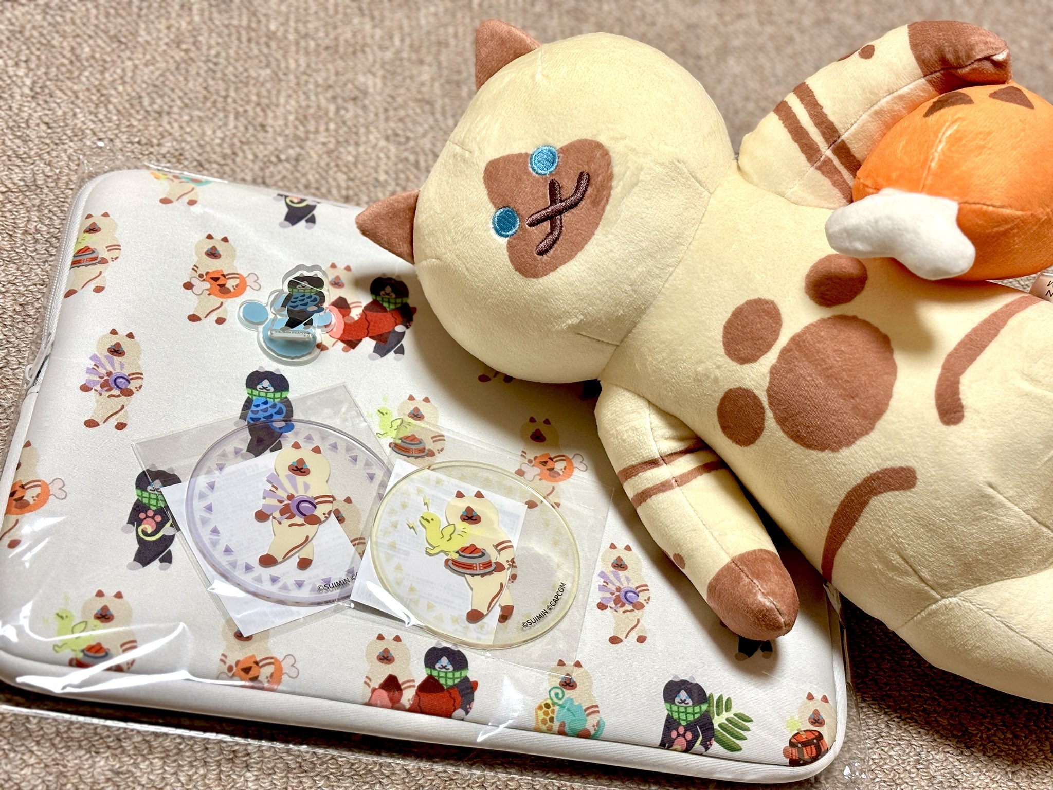 カプくじ SUIMIN×アイルー S-1 こんがり肉を運ぶアイルーぬいぐるみ SUIMIN×アイルー くじ | カプくじオンライン
