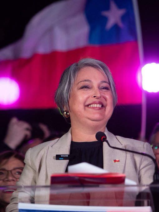 LeoVieyra_'s tweet photo. Buenos días!

Que sea una muy buena jornada ❤️

Juntos podemos hacer de Chile un mejor país, con empleos dignos, con más seguridad, más y mejores viviendas, educación sin endeudarse.

Súmate a difundir las ideas de unidad, sin miedo, sin creer en noticias falsas.

Dale RT, síguenos y te seguimos para hacer aún más grande esta comunidad.

#UnidosPorChile 🇨🇱 #JaraEnPrimeraVuelta #UnCongresoParaJara #JeannetteJaraPresidenta2026