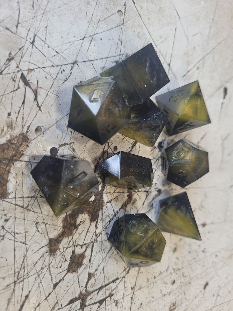 #livenow on twitch.tv/jonsiin making #knives #dice #dnd #dungeonsanddragons <a href="/DougMarcaida/">Doug Marcaida</a> #marbles come hang out with <a href="/jrkknives/">jonsiin</a> earn #siincoin to enter free #drawingsSiiNs Workshop - wrap up week time to get these EDCs done! youtube.com/live/8oNMphxBV… via <a href="/YouTube/">YouTube</a>