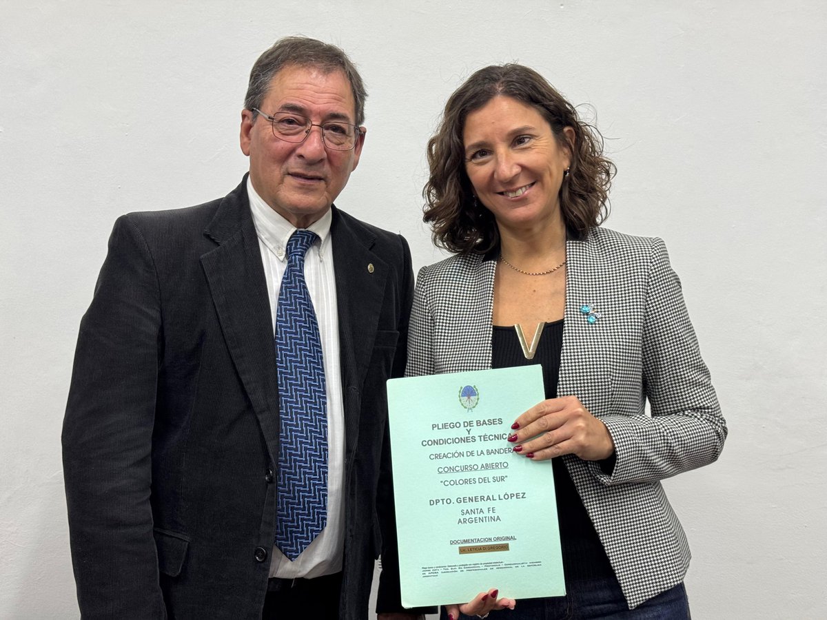 Cámara de Senadores (@senadosantafe) on Twitter photo 🎌 La senadora <a href="/LetiDiGregorio/">Leticia Di Gregorio</a> lanzó el concurso para crear la bandera del departamento General López
📲 La noticia completa acá: senadosantafe.gob.ar/noticias/di-gr… 🎌 La senadora <a href="/LetiDiGregorio/">Leticia Di Gregorio</a> lanzó el concurso para crear la bandera del departamento General López
📲 La noticia completa acá: senadosantafe.gob.ar/noticias/di-gr…