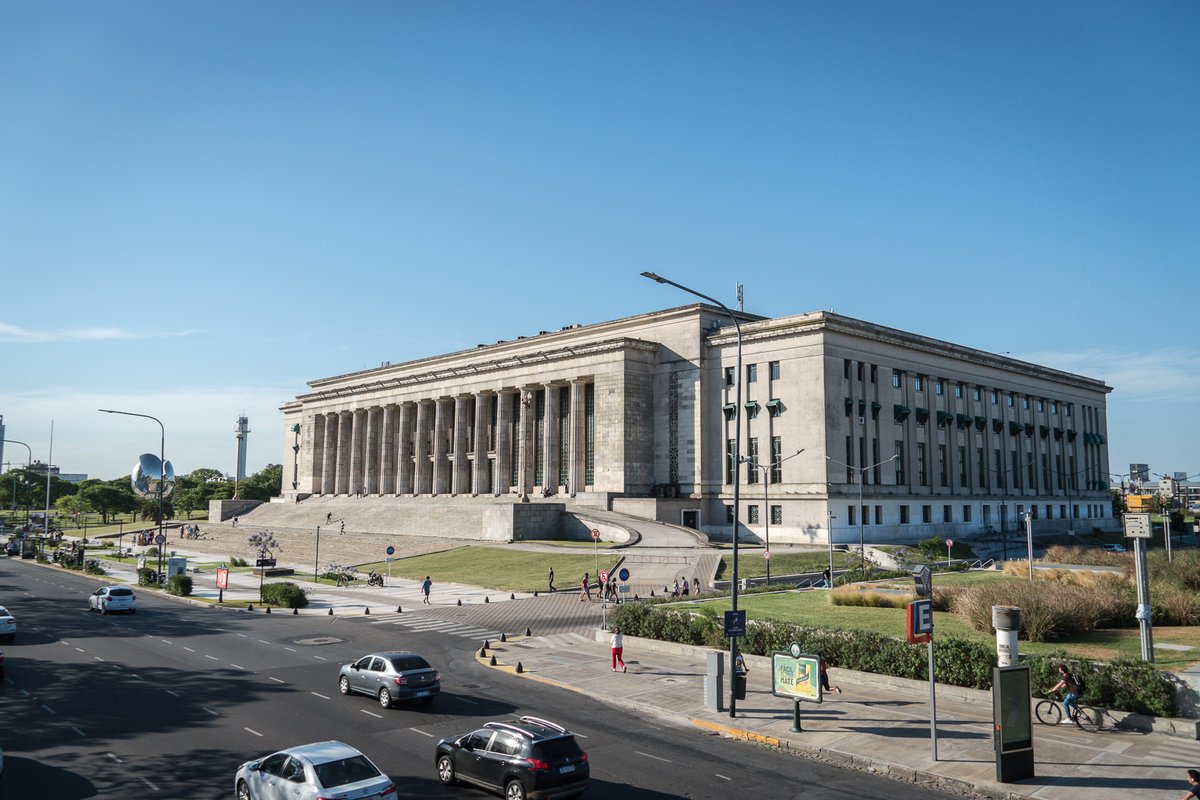 UBAonline (@ubaonline) on Twitter photo ¡Felices 204 años a nuestra <a href="/DerechoUBA/">Facultad de Derecho</a>! 🎉⚖️
En su día, te compartimos algunos datos interesantes de nuestra Facultad de Derecho que seguro no sabías 👇 ¡Felices 204 años a nuestra <a href="/DerechoUBA/">Facultad de Derecho</a>! 🎉⚖️
En su día, te compartimos algunos datos interesantes de nuestra Facultad de Derecho que seguro no sabías 👇