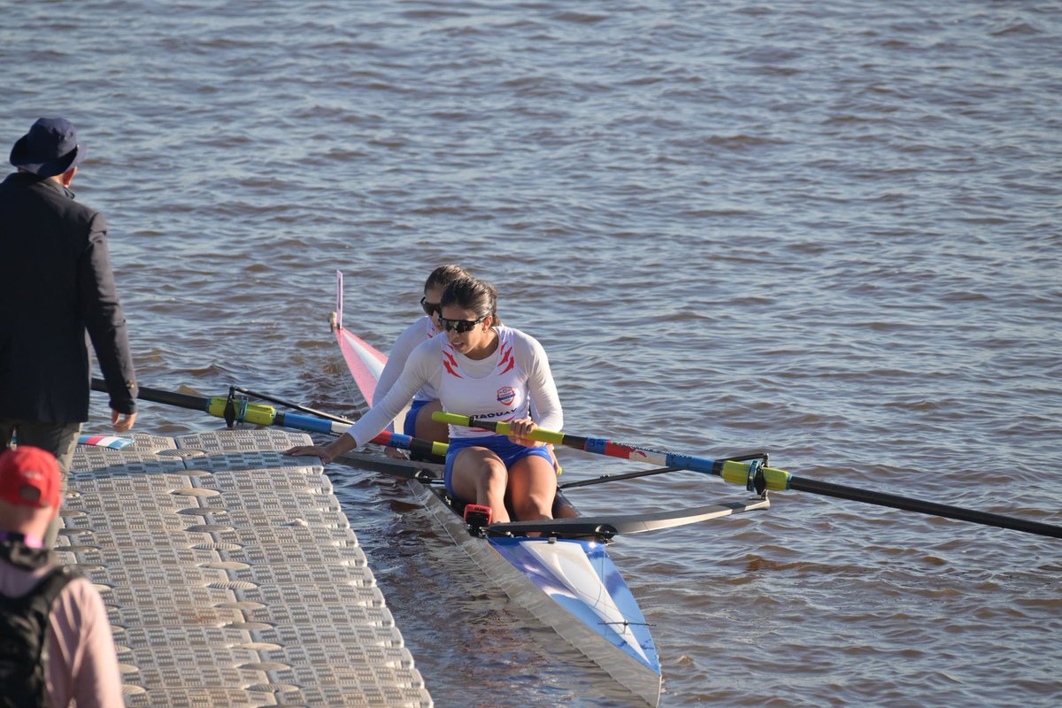 sndpy's tweet photo. 🥈✨️🇵🇾PARAGUAY DE PLATA🇵🇾✨️🥈

#Remo🚣‍♀️ •  Nicole Martínez y Fiorella Rodriguez cumplieron una impresionante regata y subirán al podio continental🤩👍🏼

Las guaranies suman una medalla más al registro de nuestra delegación en los @asu2025oficial✨️🥳

#ElDeporteNosUne🤝🏼 https://t.co/ZfiRN3ibQE