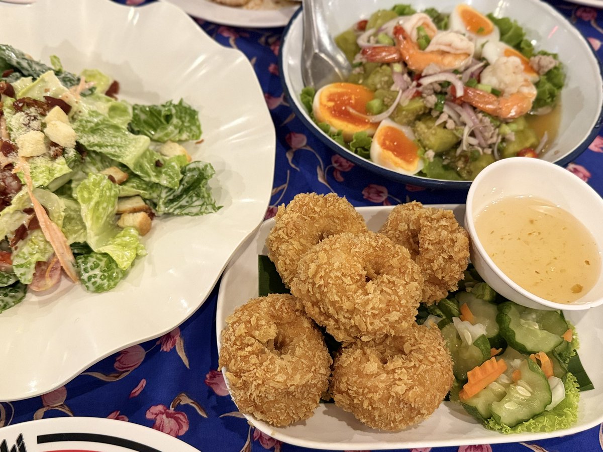 มากินข้าวกับแม่แต่ก็ต้องฟังเพลงพี่แบมนะคะ 🥰😘
 #ทานข้าวเย็นฟังเพลงแบม