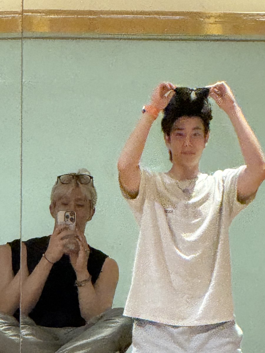 offclASTRO's tweet image. 로하!!! 하루 남았는데!! 장난끼 많은
주니와 활동잘할수있겠죠…?