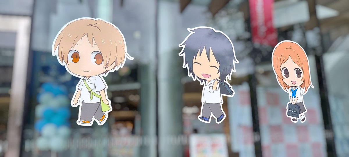 サクラマチに夏目友人帳を求めていちみさんと行ってきました
グッズもパネルも全て可愛くて犬の会のアクスタも無事にゲット！
正面玄関の夏目くん達を見るだけでもテンションが上がります