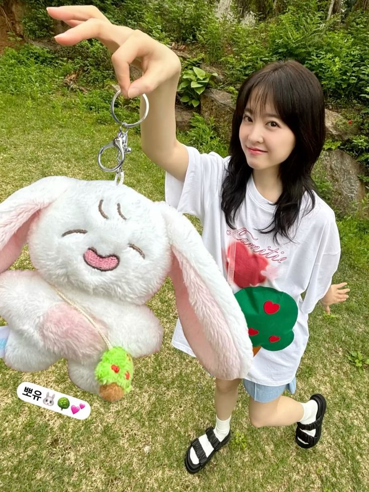 AYDSUB's tweet photo. Halo Semuanya! ^^
Senang sekali rasanya aku akhirnya bisa pap pake muka cantik-ku ini tidak perlu menyamar jadi sinchan lagi. ☺️

Terima kasih ya semuanya untuk antusias nya terhadap kami, aku gak sabar buat ketemu dan seru-seruan bareng kalian semua! 🫰🏻 https://t.co/3uWc7Nywv4