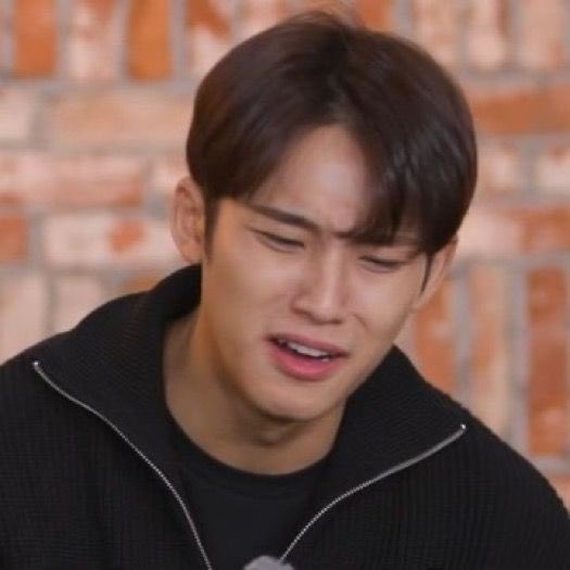 ccvnties's tweet photo. ﹙🏋‍♂️﹚ mingyu el holder coreano https://t.co/bPwrOMQOau