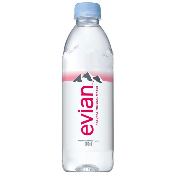 sakura72shin's tweet image. 高校の頃
ラウンドワンでボーリング中
小腹すいたけん
券売機でエビアン🦐買って
肉まん的な感じを想像しとったら

水が届いてevianの存在初めて知った…

初めてお水にお金をかけた思い出の日
#evian