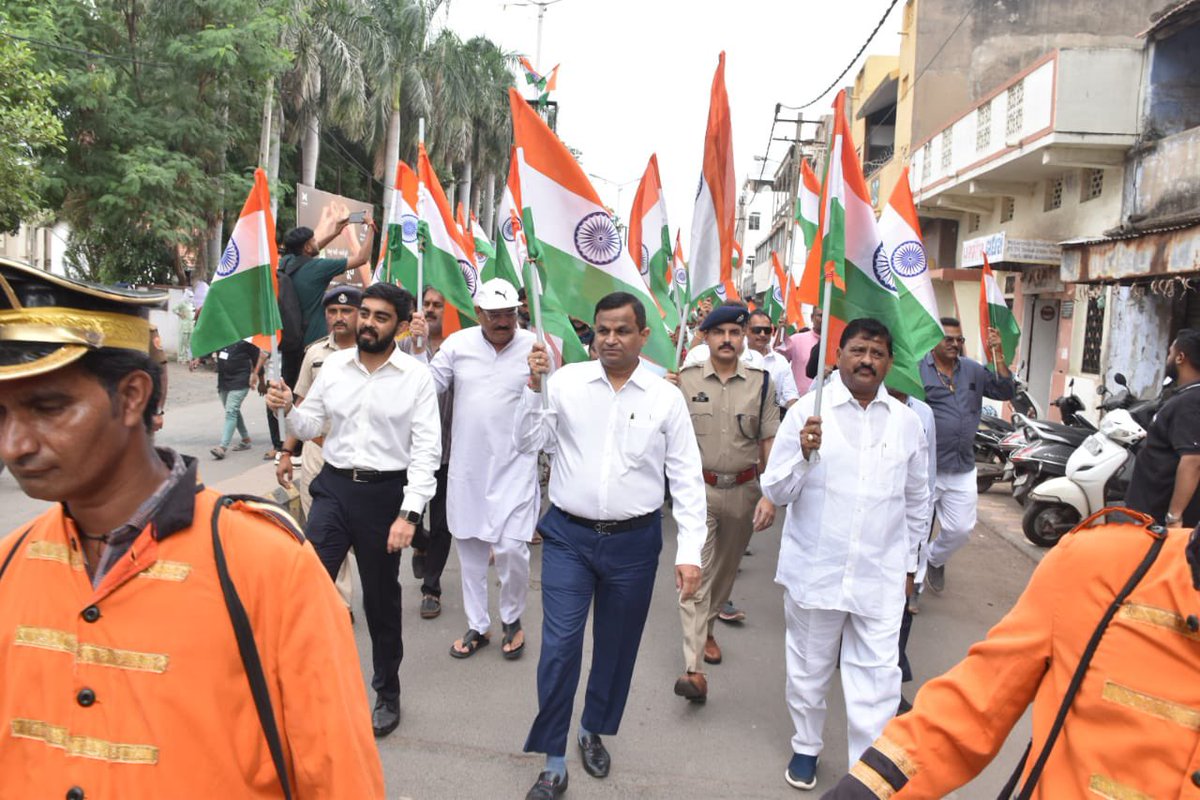 CollectorMorbi's tweet photo. આજ, કાલ, આવતીકાલ અને સદાકાળ મારો તિરંગો છે મારું અભિમાન...
તિરંગા યાત્રા,મોરબી 
#HarGharTiranga
#HarGharTiranga2025 https://t.co/yCRnXloaV1