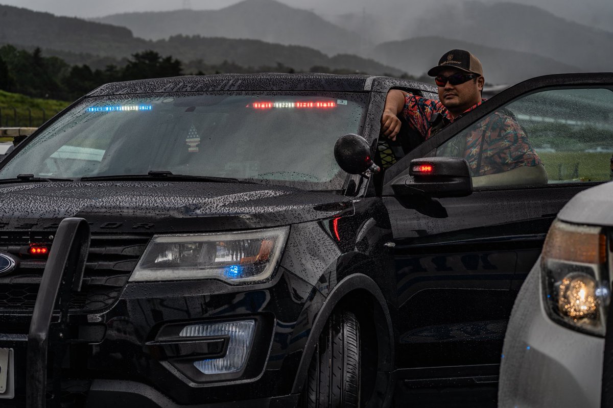 penginlab's tweet photo. 雨と🚓
雰囲気あって最高！
カッコよく撮って貰いました😄

photo by @endot_mt

#FUELFEST #FUELFEST2025 #FUELFESTJAPAN #FUELFESTJAPAN2025 #ワイルドスピード #LE #LE装備 #JULES #JULESAlliance
#FordPoliceInterceptorUtility #FPIU
#Ford https://t.co/SGuDIhd5Lh