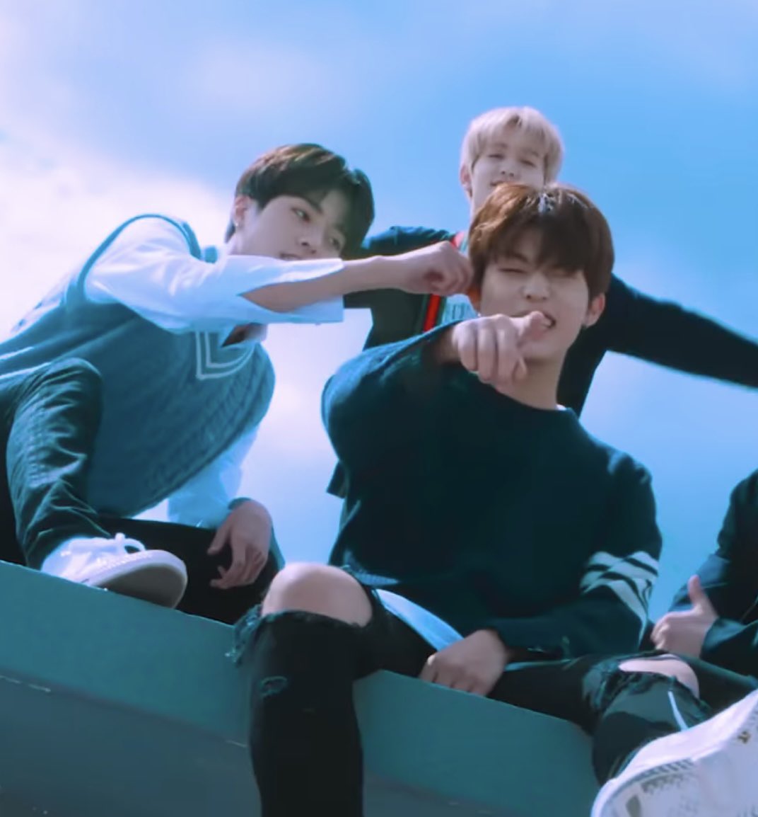 우정우 tweet media