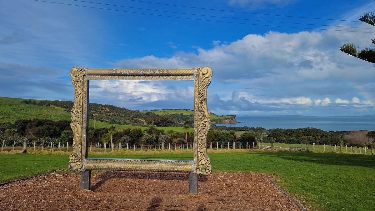 eve1231_'s tweet image. #TuesdayBlue #pictureframe
#ScenicEscape #Auckland 
#NewZealand ♥️