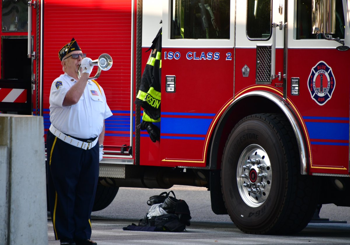 BlueAshRec's tweet photo. 2,977 American flags.
343 firefighter names.
1 unforgettable morning.
Join us at Summit Park for the 9/11 Memorial Ceremony and Run/Walk as we honor those who perished and the heroes who answered the call.
🗓 Thursday, Sept. 11 | 🕘 9:00 AM | 📍 Summit Park https://t.co/e4O3opl0uC