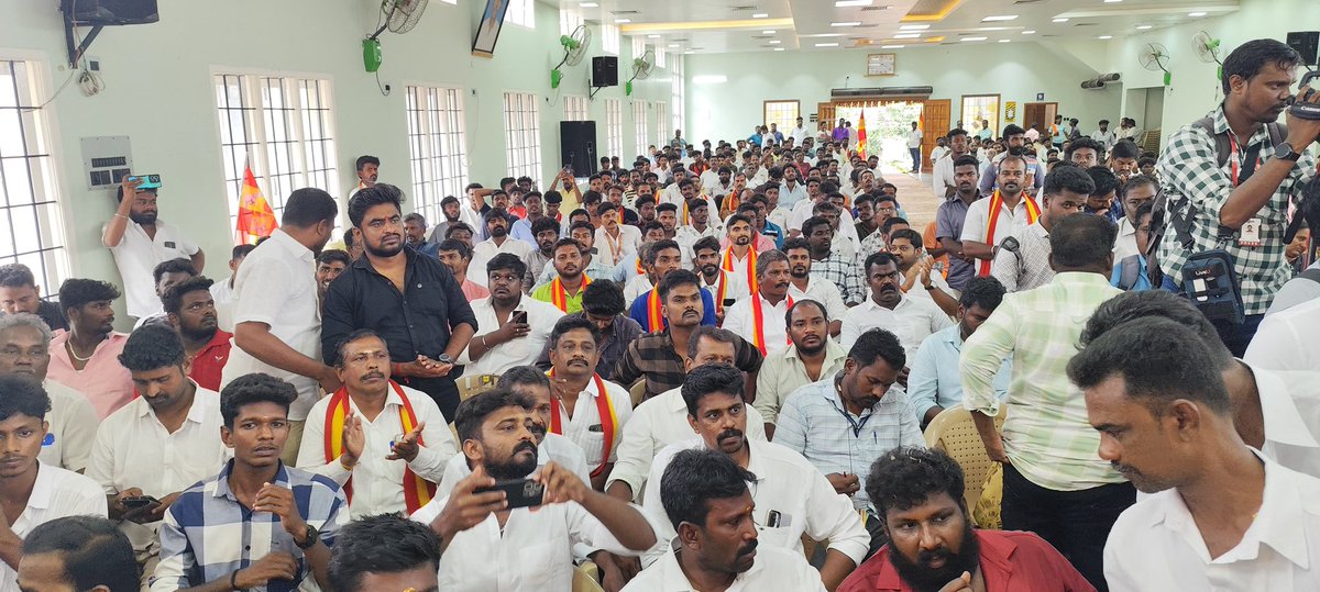 TheniPrakashh's tweet photo. மக்கள் விரும்பும் முதல்வர் வேட்பாளர் தமிழக வெற்றிக் கழகத்தின் தலைவர் #தளபதி அவர்களின் அறிவுறுத்தலின்படி,

இன்று (12.08.2025),

இரண்டாவது மாநில மாநாடு வருகின்ற (21.08.2025) வியாழக்கிழமை அன்று மதுரையில் நடைபெறுவதையொட்டி,

பெரியகுளம் தொகுதி, வேல்சாமி சின்னம்மாள் மண்டபத்தில் https://t.co/94t7P5o2dH