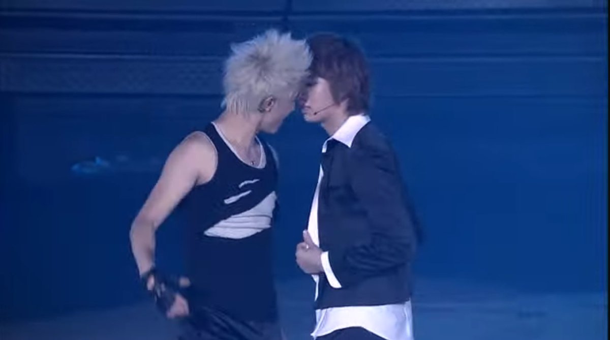 KUNJUN1004's tweet image. เรือหลวงพระราชทาน ตำนานกว่าไททานิค ตำนานเด็กดีเล้าเป็ดน้ำตาไหลแล้ว ฮันชอลเนเว่อดาย😭😭 #SUPERJUNIOR #SUPERSHOW2 #SuperShowStreaming