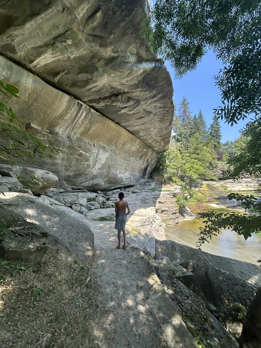 Els meus fills han passat 11 dies a Tailandia, 6 a Torredembarra i de moment portem 2 a Rupit. Adivineu on (de moment) Tailandia es situa en l'ordre de llocs preferits aquest estiu. #ViscaCatalunya.