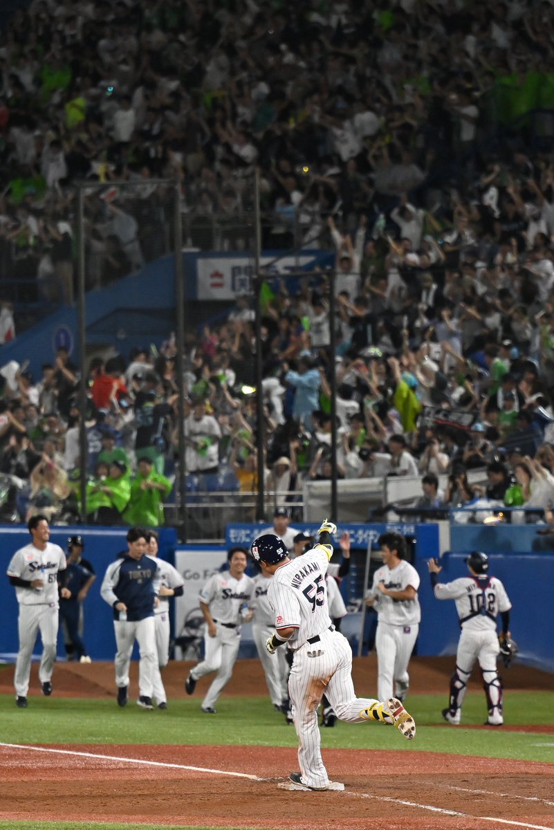 Itsumo__Nemui_'s tweet photo. ベンチ👉やスタンド✌️への指さし本当にかっこよすぎて選べないので欲張りセットで載せます(？)
#村上宗隆 https://t.co/96z6YawI0K