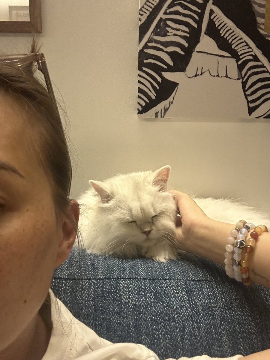 Choy_Wan's tweet photo. At least she's my saving grace. https://t.co/v5EYlgYu2V
