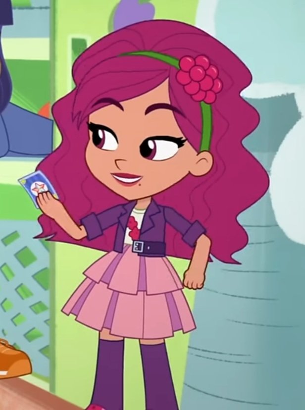 Appleblossom199's tweet image. Day 348: 
I&apos;m a stranger alien moving ahead
With some original, bold fashions
The trends are following me
#DailyRaspberryTart