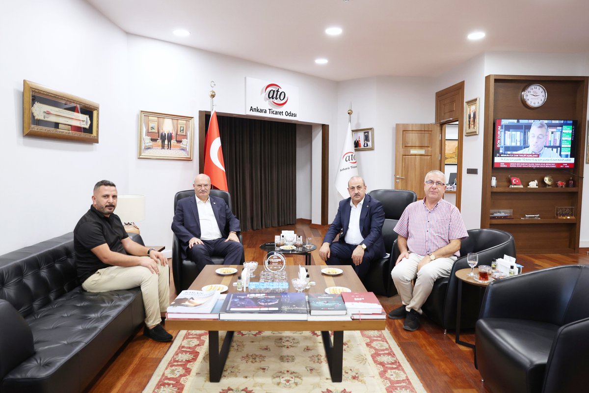 Ankara Ticaret Odası Yönetim Kurulu Başkanı <a href="/GurselBaran/">Gürsel Baran</a>, Eruh Belediye Başkanı Cevher Çiftçi ve iş insanları Hacı Kaya ile Selman Nas’ı konuk etti.

<a href="/cevher_ciftci/">Cevher ÇİFTÇİ</a> <a href="/EruhBeltr/">Eruh Belediyesi</a>