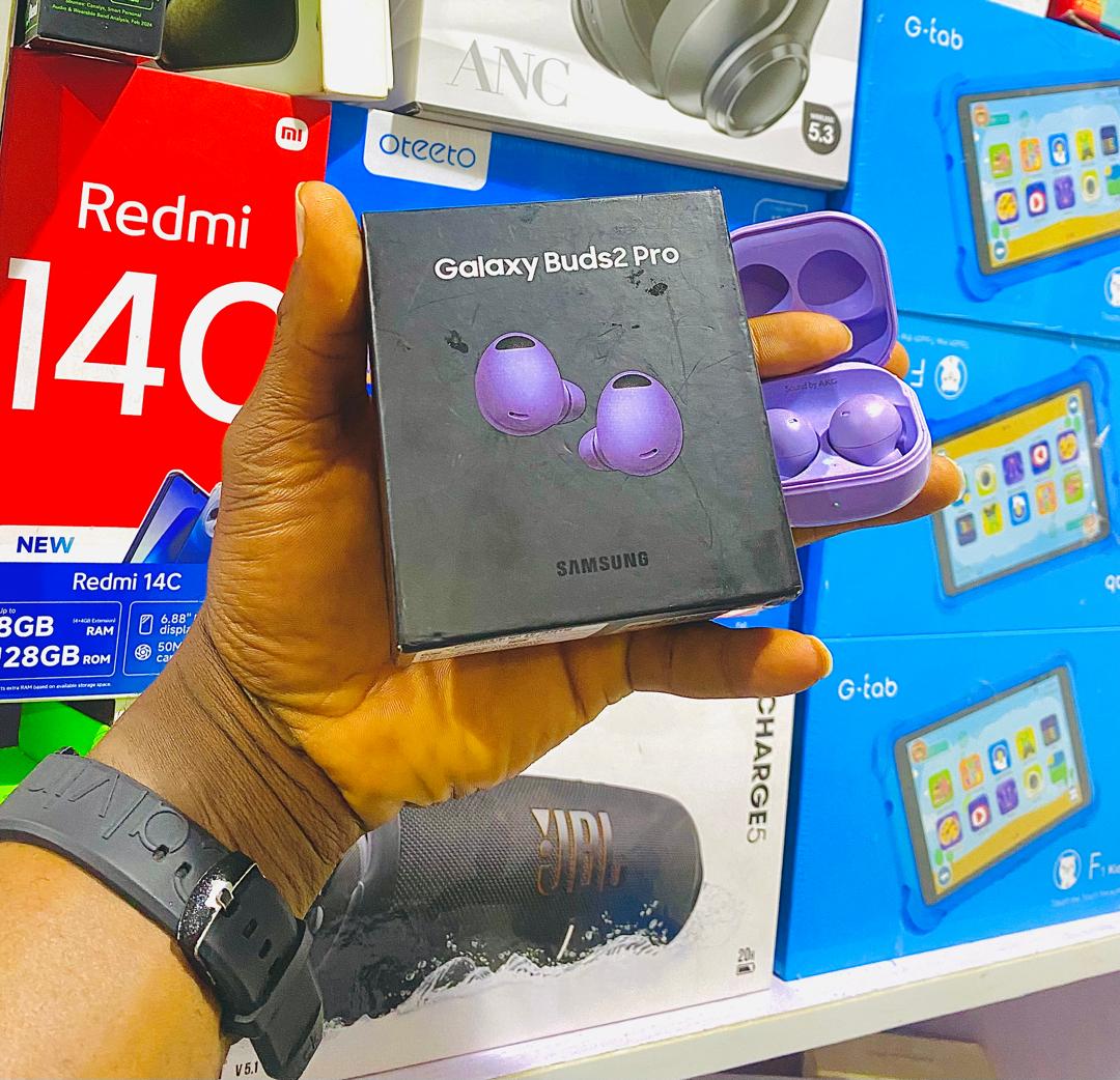 Matagool_Tech's tweet photo. FASTEST FINGER 👏🏼👏🏼👏🏼👏🏼👏🏼

Samsung Buds 2 Pro Open Box

60,000

Call or DM +2348136930792 for this amazing offer!

#AbujaTwitterCommunity #Samsung #Buds2pro https://t.co/1xp5GQbK5J
