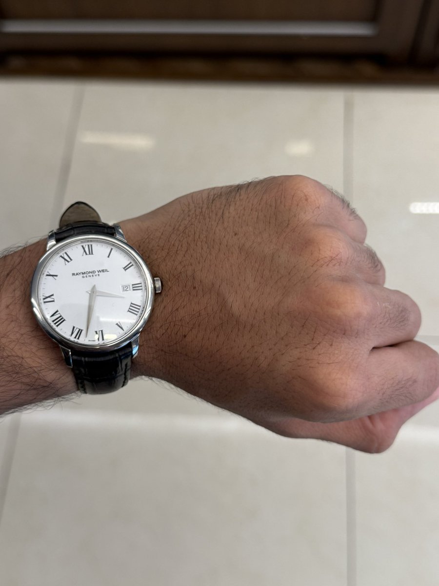 #الشايع | <a href="/AlshayaWatches/">الشايع للساعات</a> 
-
مافيه مبروك ؟ 
ساعه روماند ويل ..