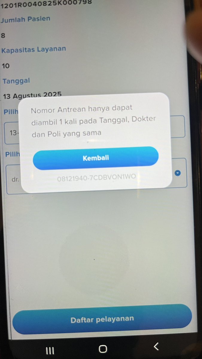 duskyyyyyyyy___'s tweet photo. @BPJSKesehatanRI hallo admin, ini maksudnya apa ya? saudara saya bsok dijadwalkan kontrol jahitan &amp; ini mau ambil antrian online via apps tapi kok begini, pdhl sudah pilih tgl &amp; dokter yg sesuai https://t.co/QoMf9kdCwo