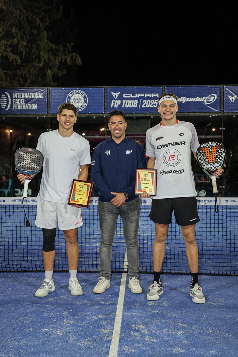 padelvairo's tweet photo. Campeón en Chile🇨🇱🏆. @LeitoYob demostró su calidad en el Fip Bronze Copiapo.
Felicitaciones Leo, vamos por más!💪🏻
#vairoteam #vairopadel #FIPBronze #FIP https://t.co/s0ncH0qjS1