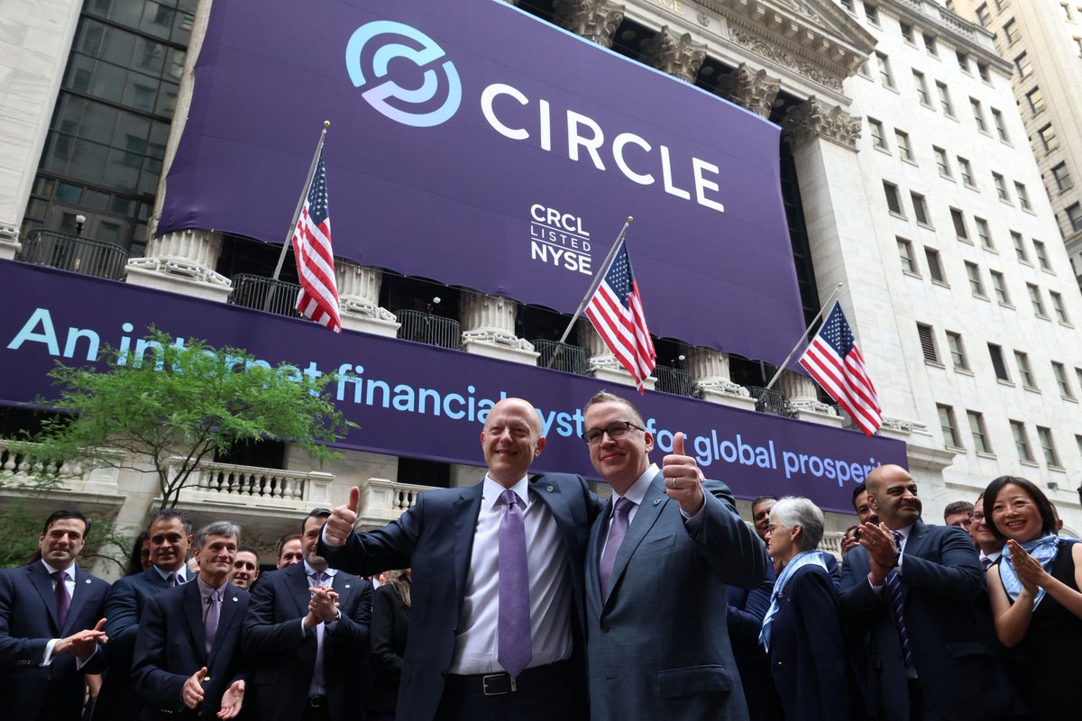 🚀 Circle's monster Q2 earnings are HUGE for $ETH!
$61.3B USDC in circulation → $65.2B by Aug 10th 
📈 90% YoY growth, 49% YTD growth 
🏆 Fastest growing major stablecoin
More USDC = more demand for ETH as the primary settlement layer. The stablecoin flywheel is accelerating! 🔥