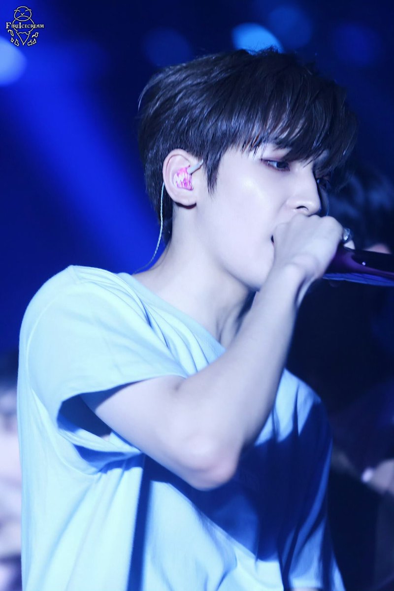 170812 DIAMONDEDGE IN HK 
#원우 #WONWOO #세븐틴 #SEVENTEEN 
©︎♡weibo FiReIcecreAm
🐈‍⬛D-508